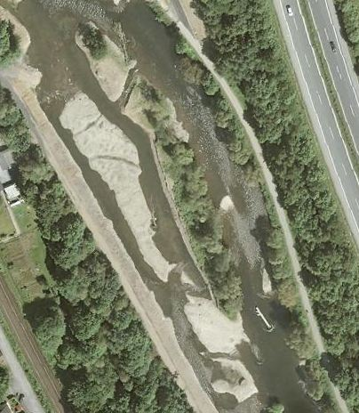 •	German flagship restoration: river Ruhr; 200m section that was restored in 2009, photo: www.tim-online.nrw.de